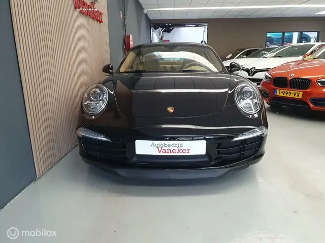 Porsche 911 Carrera 2013 Benzine 38