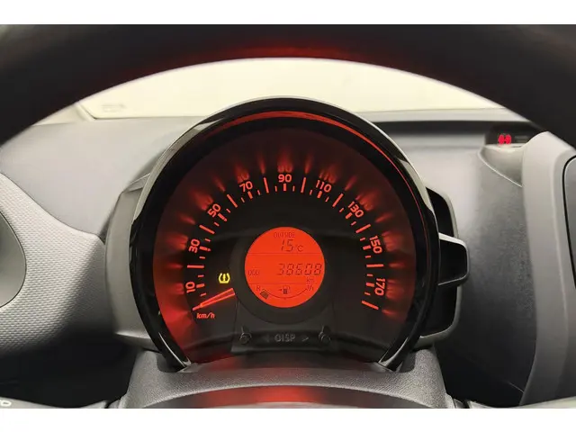 Peugeot 108 1.0 e-VTi Active 2021 Benzine 23