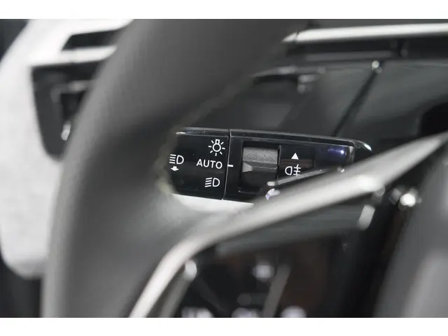 Peugeot 5008 HYbrid 145 e-DCS6 GT 2025 Hybride Benzine 37