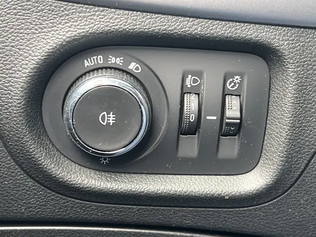 Opel Astra 1.2 Edition 2020 2020 Benzine 31