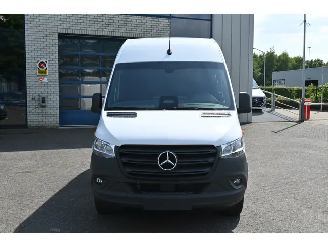 Mercedes-Benz Sprinter 317 CDI L2H2 Pro 2024 Diesel 2