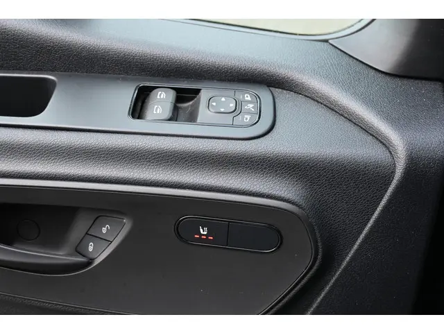 Mercedes-Benz Sprinter 317 CDI L2H2 2023 Diesel 18