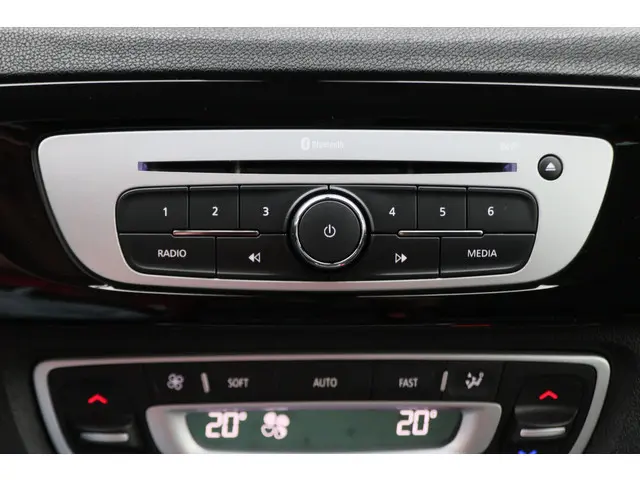 Renault Scénic 1.2 TCe Bose 2015 Benzine 47