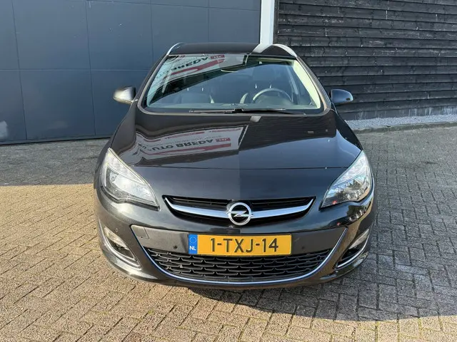 Opel Astra Sports Tourer 1.4 Turbo Cosmo 2014 Benzine 4