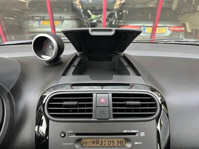 Suzuki Splash 1.2 Exclusive EASSS 2015 Benzine 21