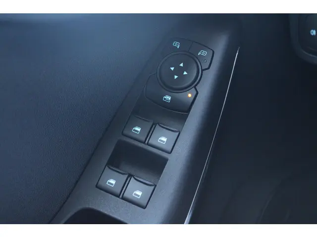 Ford Fiesta 1.0 EcoBoost Hybrid Titanium 2022 Benzine 18