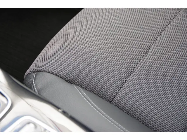 Mercedes-Benz E-Klasse 200 Prestige 2017 Benzine 24