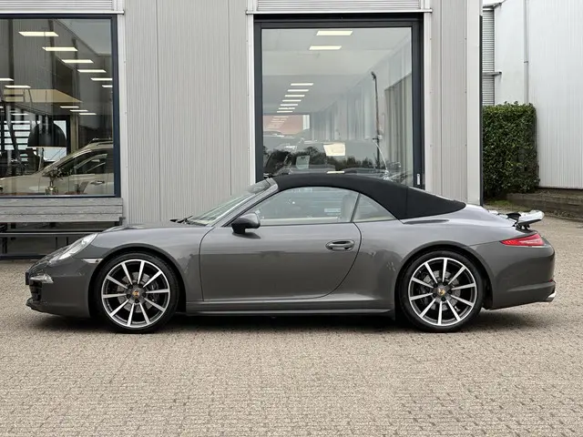 Porsche 911 Cabrio 3.4 Carrera 4 2013 Benzine 44