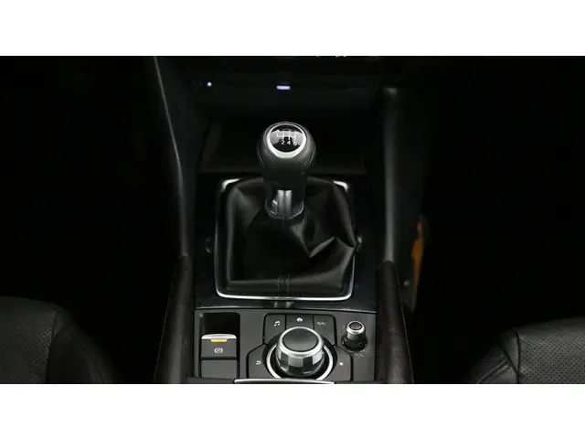 Mazda 3 2.0 SkyActiv-G 120 GT-M 2017 Benzine 34