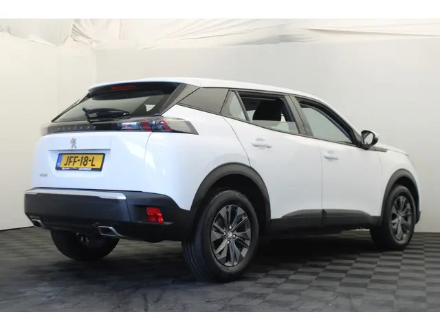 Peugeot 2008 1.2 PureTech Active Pack 2021 Benzine 9