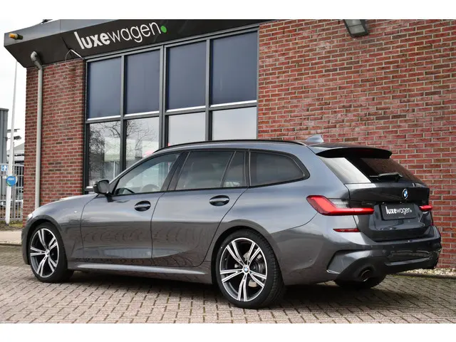 BMW 3 Serie Touring 320i M-Sport 2020 Benzine 6