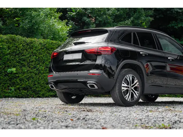 Mercedes-Benz GLA 250 e 2024 Hybride Benzine 29