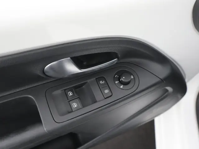 Volkswagen up! 1.0 BMT move up! AUTOM. 2018 Benzine 17