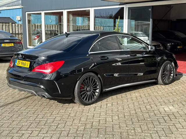 Mercedes-Benz CLA AMG 45 4MATIC 2015 Benzine 9