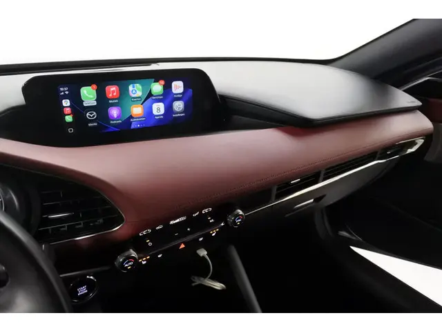 Mazda 3 2.0 X 180pk AWD Automaat Luxury 2019 Benzine 20