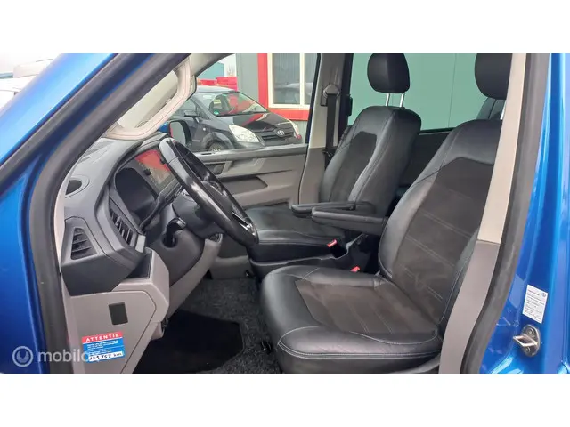 Volkswagen Transporter 2.0 TDI L2H1 30 DC 2020 Diesel 12