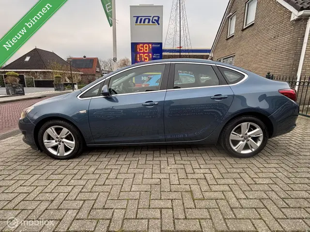 Opel Astra 1.4 Turbo Edition | AIRCO | CRUISE | 2012 Benzine 6