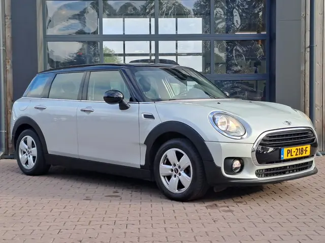 MINI Clubman Mini 1.5 Cooper Salt Business 2017 Benzine 2