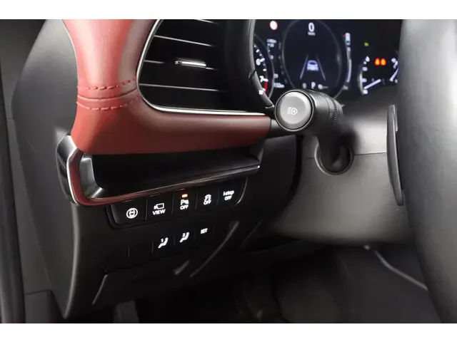 Mazda 3 2.0 X 180pk AWD Automaat Luxury 2019 Benzine 17