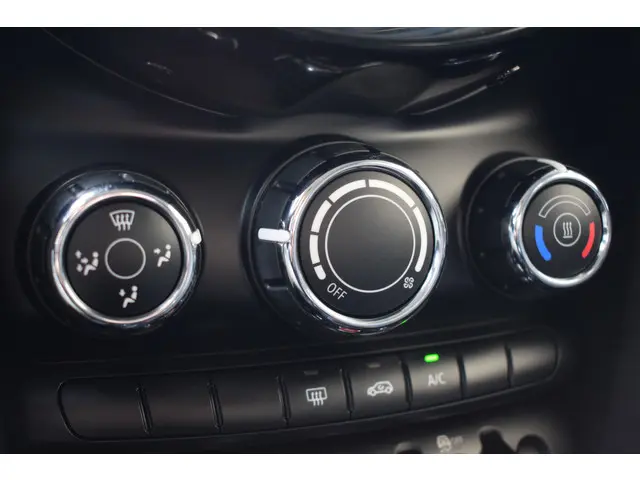 MINI One Mini 1.5 Essential 2021 Benzine 25