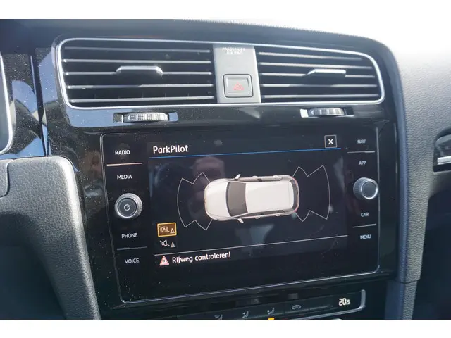 Volkswagen Golf 1.0 TSI Highline 2018 Benzine 15