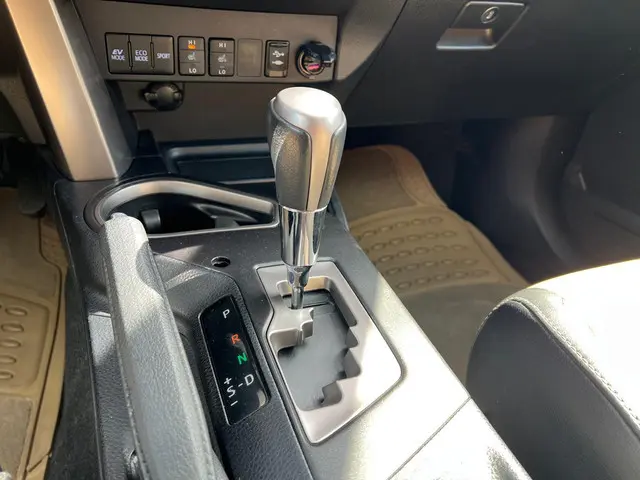 Toyota RAV4 2.5 Hybrid Executive 2019 Hybride Benzine 14