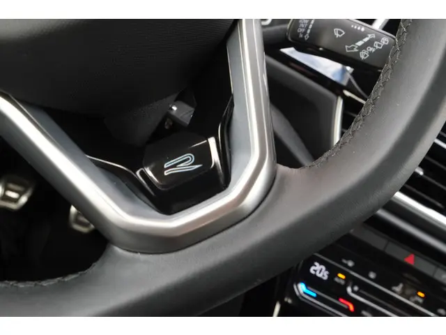 Volkswagen T-Roc 1.0 TSI R-Line 2023 Benzine 26