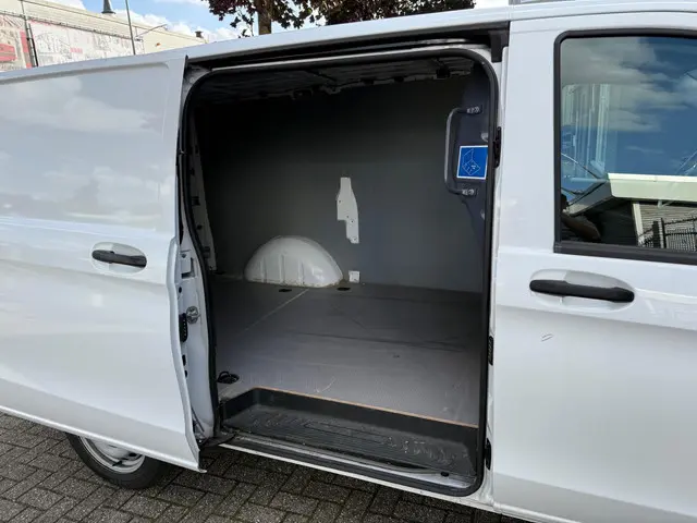 Mercedes-Benz Vito 110 CDI Functional Lang 2022 Diesel 10