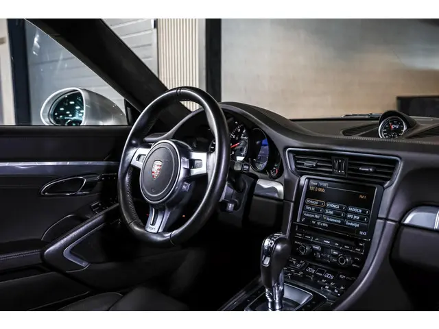 Porsche 911 3.8 Turbo Approved t/m 05-06-2027 2013 Benzine 34