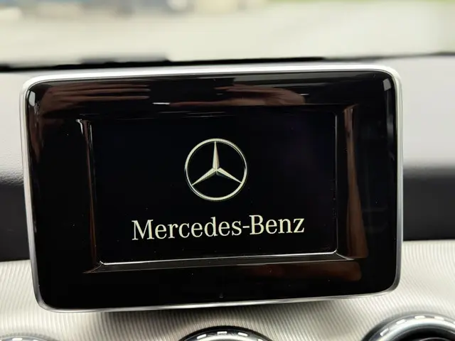 Mercedes-Benz GLA 200 Ambition 2015 Benzine 18