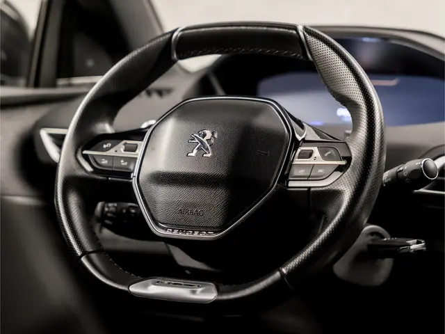Peugeot 3008 1.6 e-THP GT Line 2018 Benzine 18