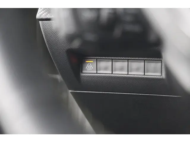 Peugeot 208 PureTech 100 GT 2023 Benzine 38