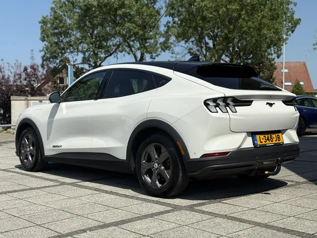 Ford Mustang Mach-E Aut. 98kWh Extended 2021 Elektrisch 4