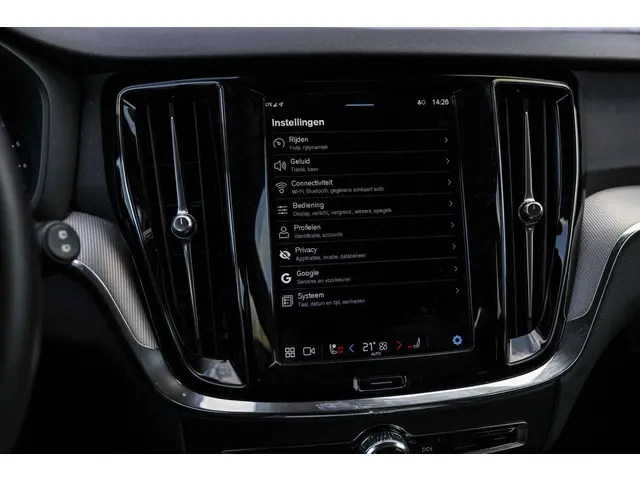 Volvo V60 2.0 B3 Essential Edition 2023 Benzine 20