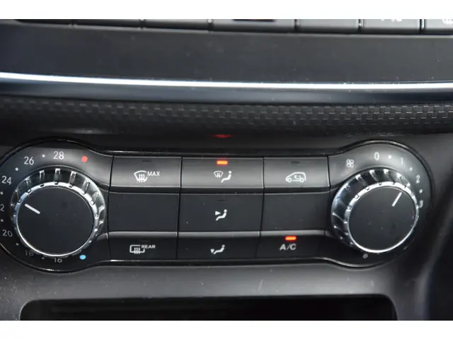 Mercedes-Benz A-Klasse 180 Prestige 2013 Benzine 16