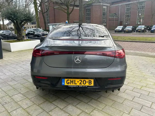 Mercedes-Benz EQE 350+ AMG Line 91 kWh 2022 Elektrisch 8