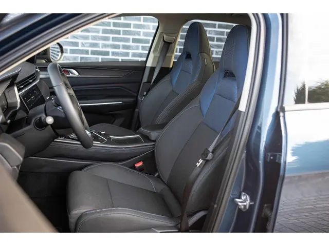 Lynk & Co 01 1.5 2022 Hybride Benzine 11