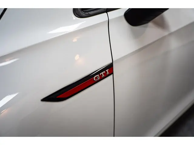 Volkswagen Golf 2.0 GTI|PANO|AUT|LEDER|IQLIGHT 2021 Benzine 9