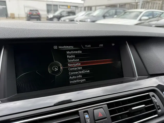 BMW 5 Serie 518d M-Sport 2015 Diesel 13