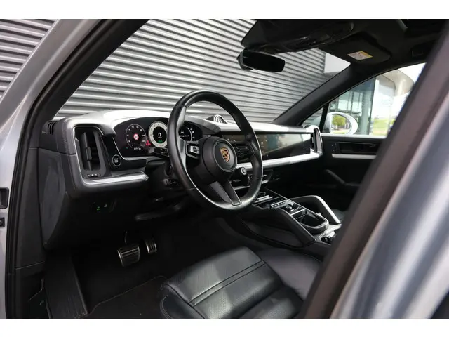Porsche Cayenne 3.0 E-Hybrid 2023 Hybride Benzine 18