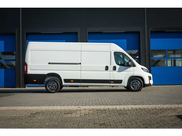 Peugeot Boxer L4H2 180PK EAT8 3.5t Vol opties 2024 Diesel 6
