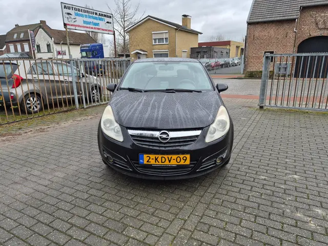 Opel Corsa 1.4-16V Design Edition 2013 Benzine 13