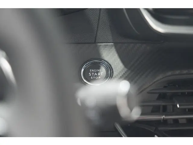 Peugeot 2008 PureTech 130 EAT8 GT 2024 Benzine 45