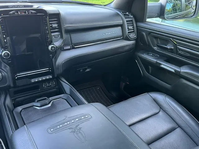 RAM 1500 5.7 Limited Night NL-AUTO 2023 LPG/Gas 26