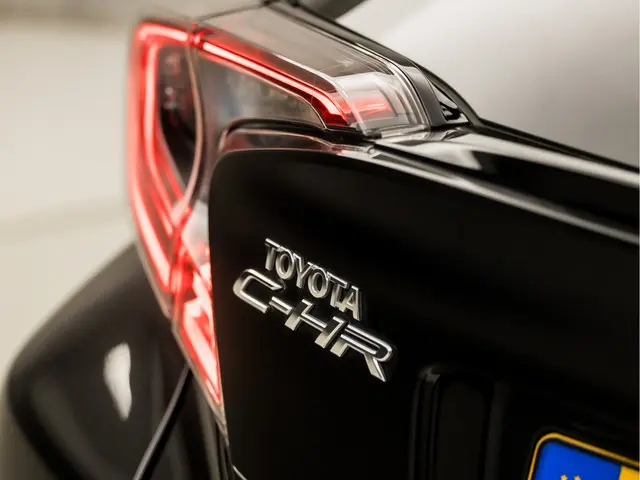 Toyota C-HR 1.8 Hybrid Sport 2018 Hybride Benzine 26