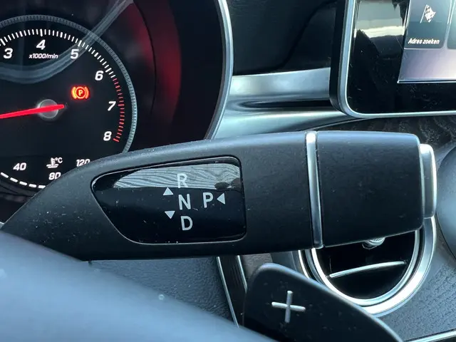 Mercedes-Benz C-Klasse 180 Premium Plus 2018 Benzine 26
