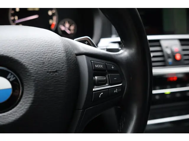 BMW X3 xDrive35i High Executive 2015 Benzine 32