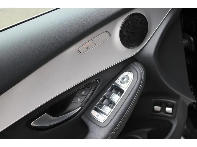 Mercedes-Benz GLC Coupé 250 4M AMG 2019 Benzine 28