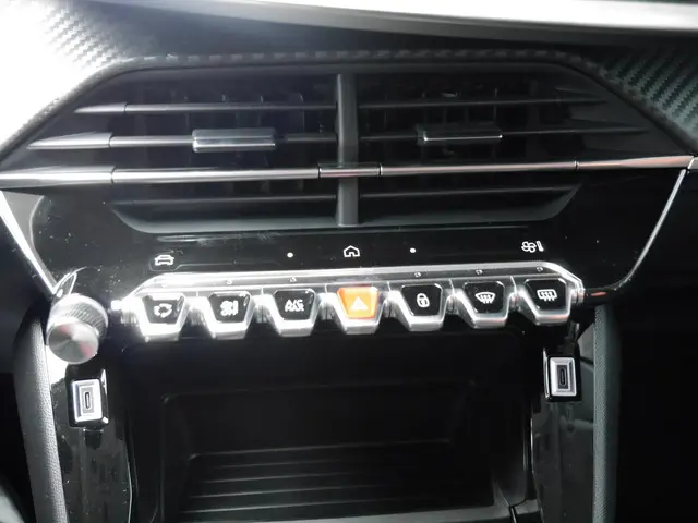 Peugeot 208 1.2 PureTech 100 Active 2024 Benzine 26