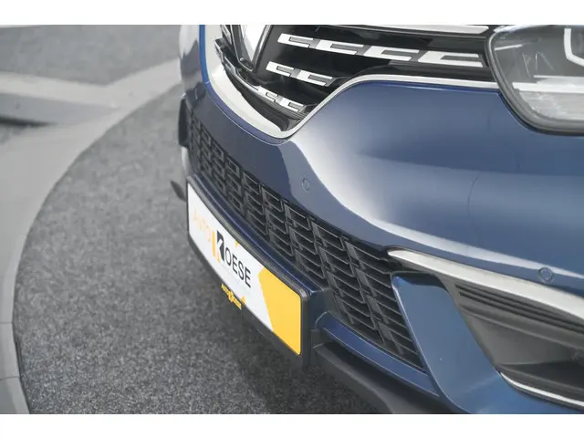 Renault Scénic TCe 140 EDC Bose 2021 Benzine 17